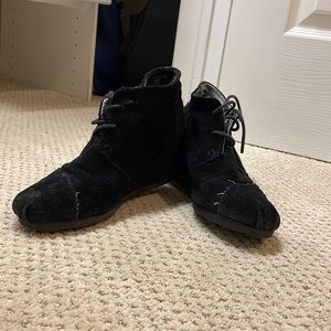 Tom’s boot wedges